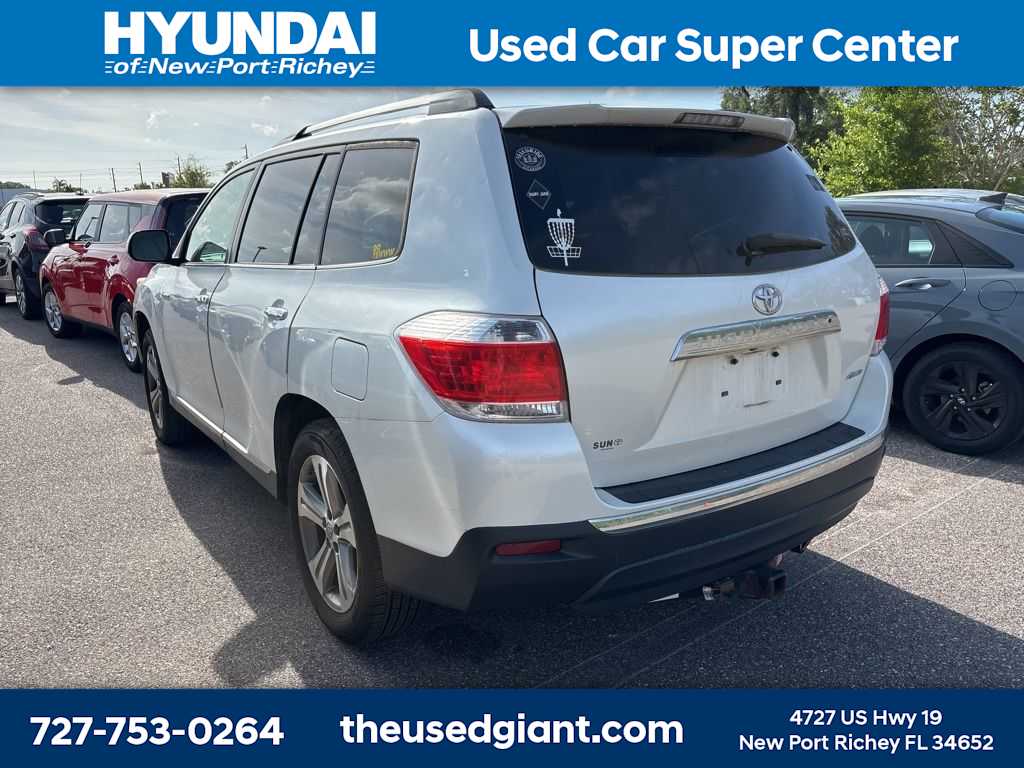 Thumbnail: 2011 Toyota Highlander - 2