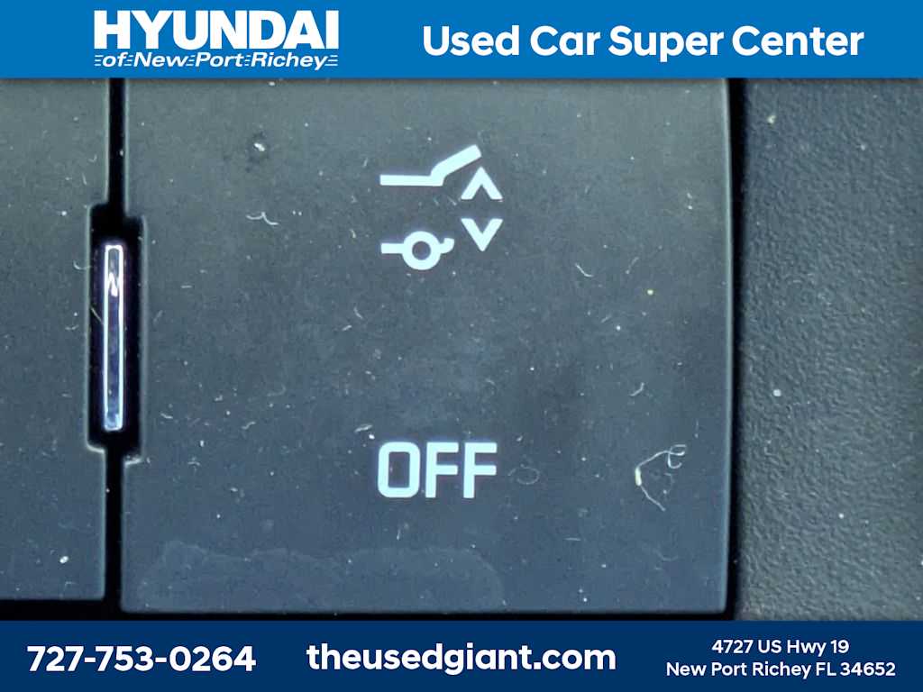 Thumbnail: 2011 Buick Enclave - 32