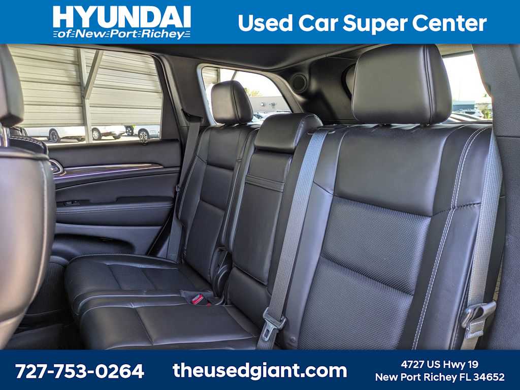 Thumbnail: 2017 Jeep Grand Cherokee - 15