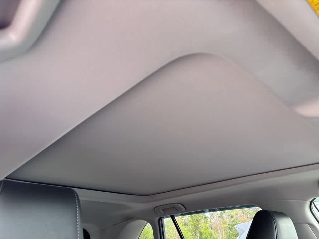 Thumbnail: 2019 Toyota RAV4 - 9