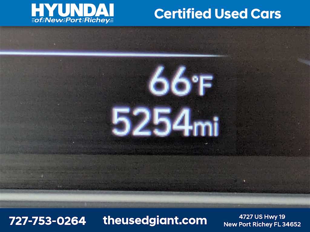 Thumbnail: 2023 Hyundai Venue - 25