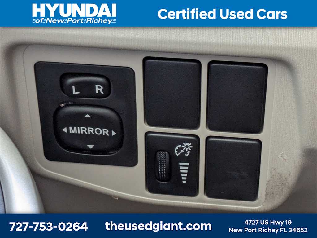 Thumbnail: 2010 Toyota Prius - 23