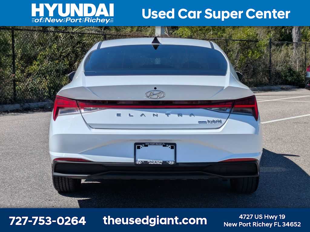 Thumbnail: 2023 Hyundai Elantra - 4