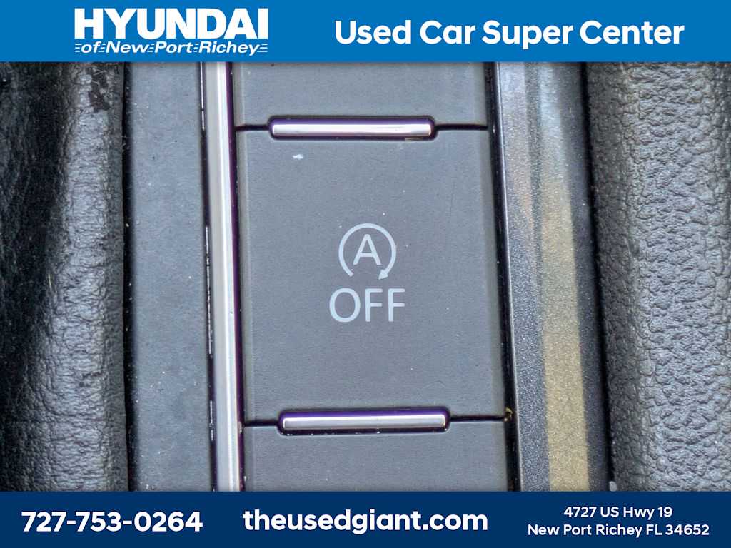 Thumbnail: 2021 Volkswagen Tiguan - 30