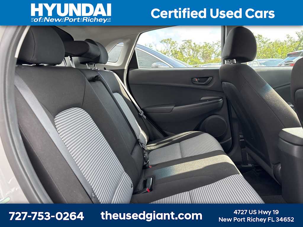 2022 Hyundai Kona SE 8