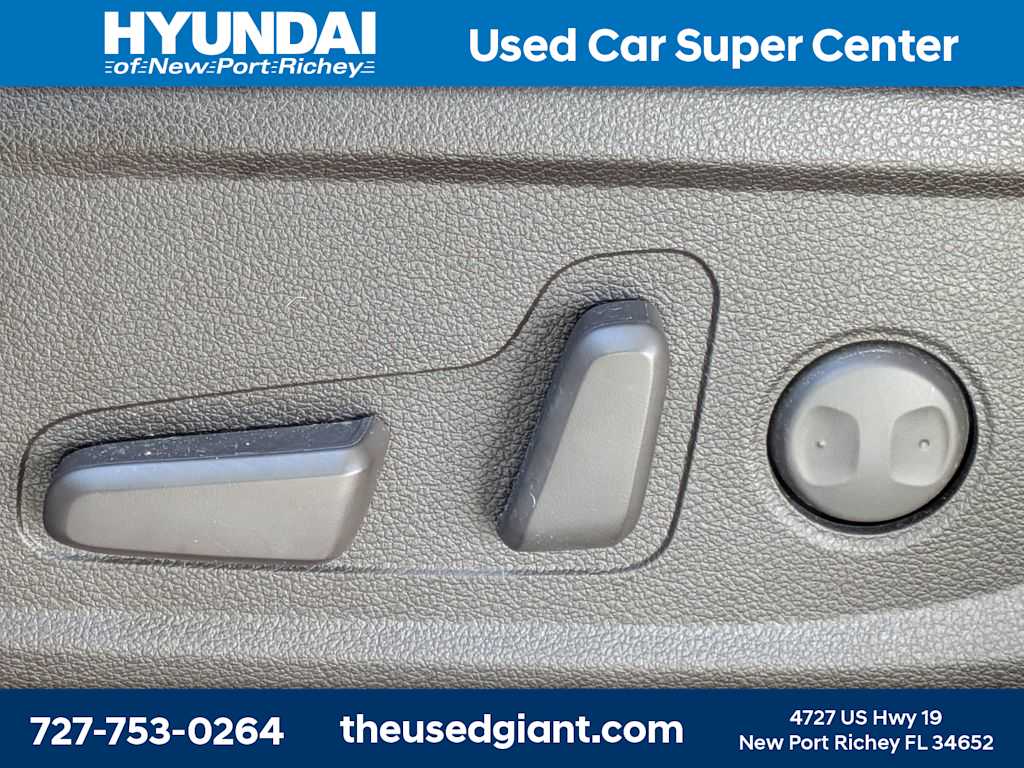 Thumbnail: 2020 Hyundai Santa Fe - 22