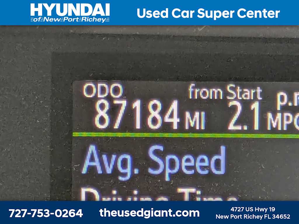 Thumbnail: 2012 Toyota Prius c - 29