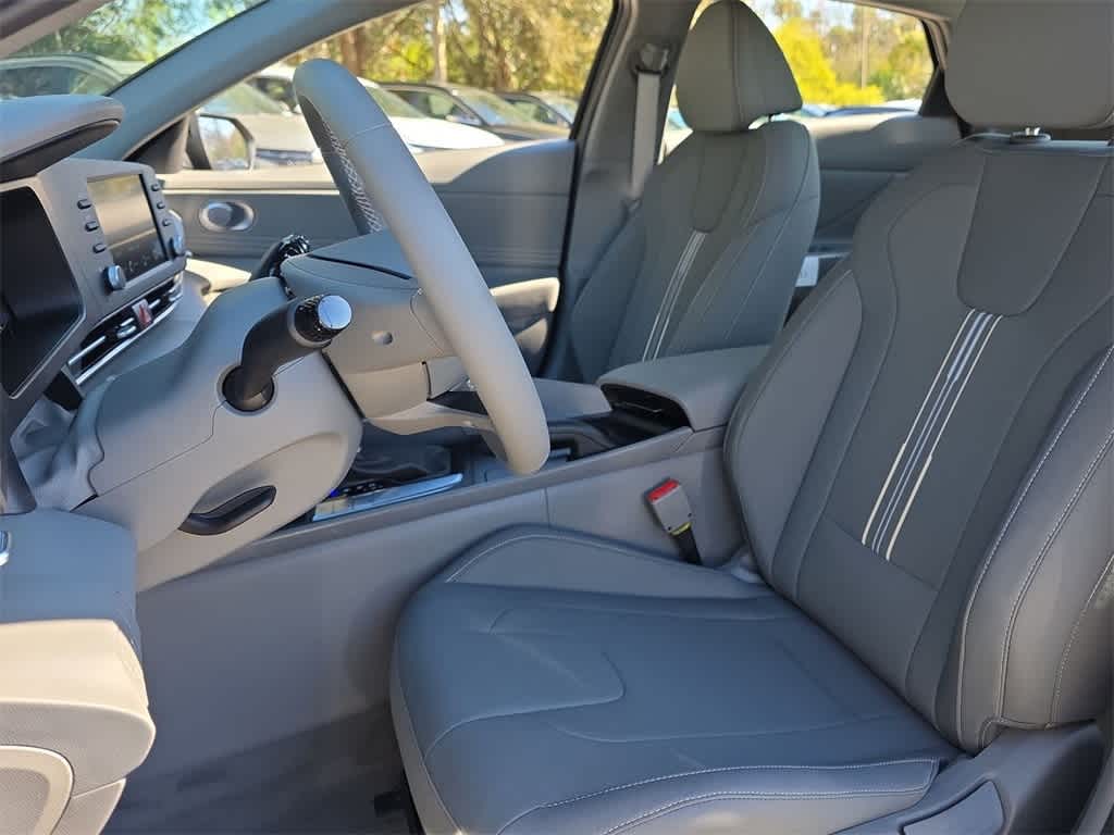 Thumbnail: 2025 Hyundai Elantra - 16