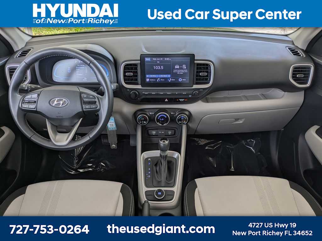 Thumbnail: 2023 Hyundai Venue - 15