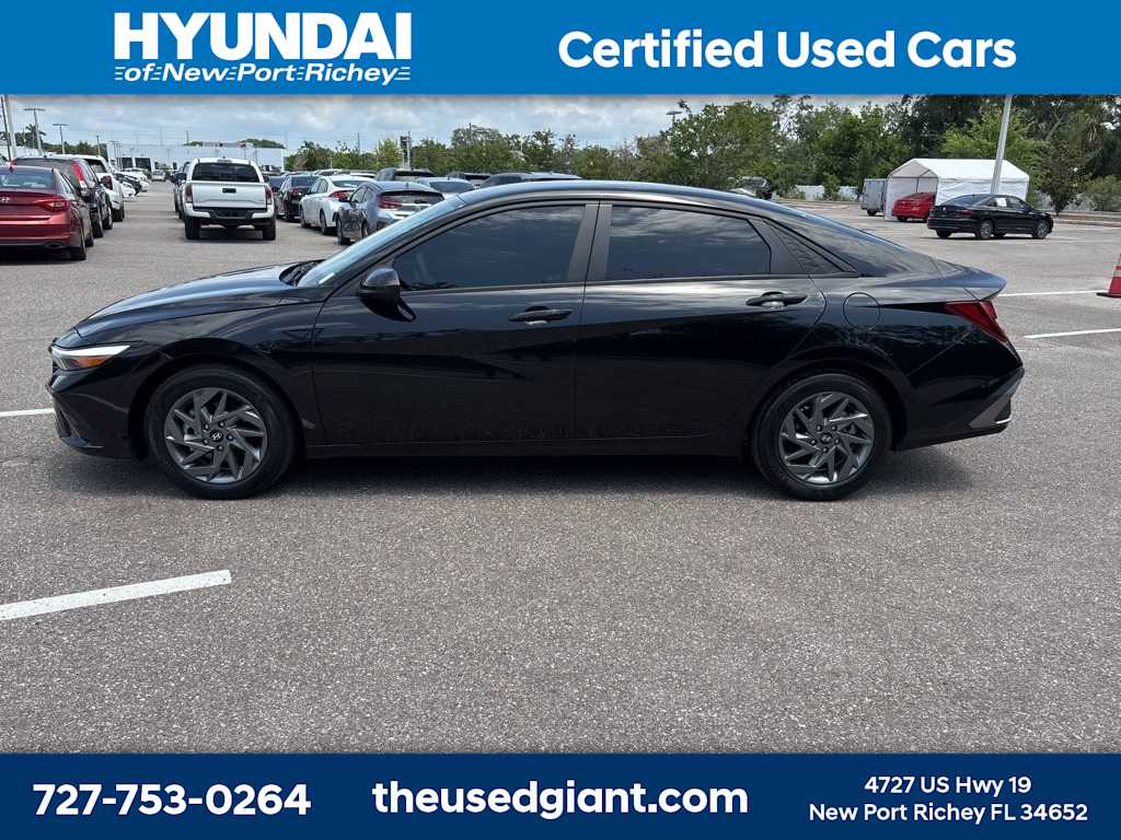 2024 Hyundai Elantra SEL 2