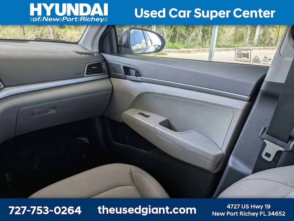 Thumbnail: 2018 Hyundai Elantra - 17