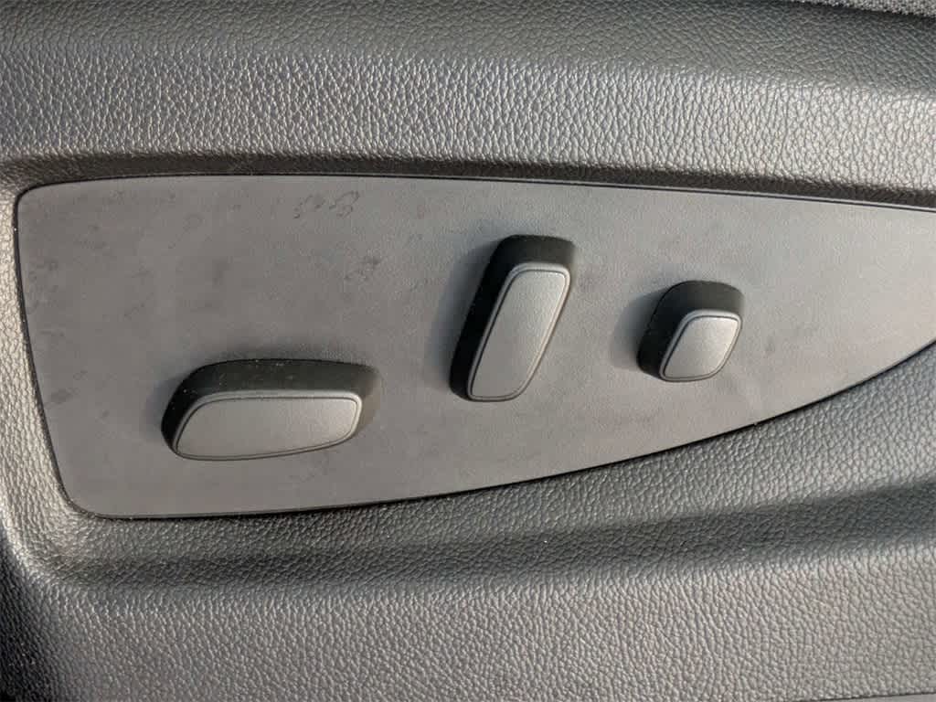 Thumbnail: 2016 Chevrolet Silverado 1500 - 21