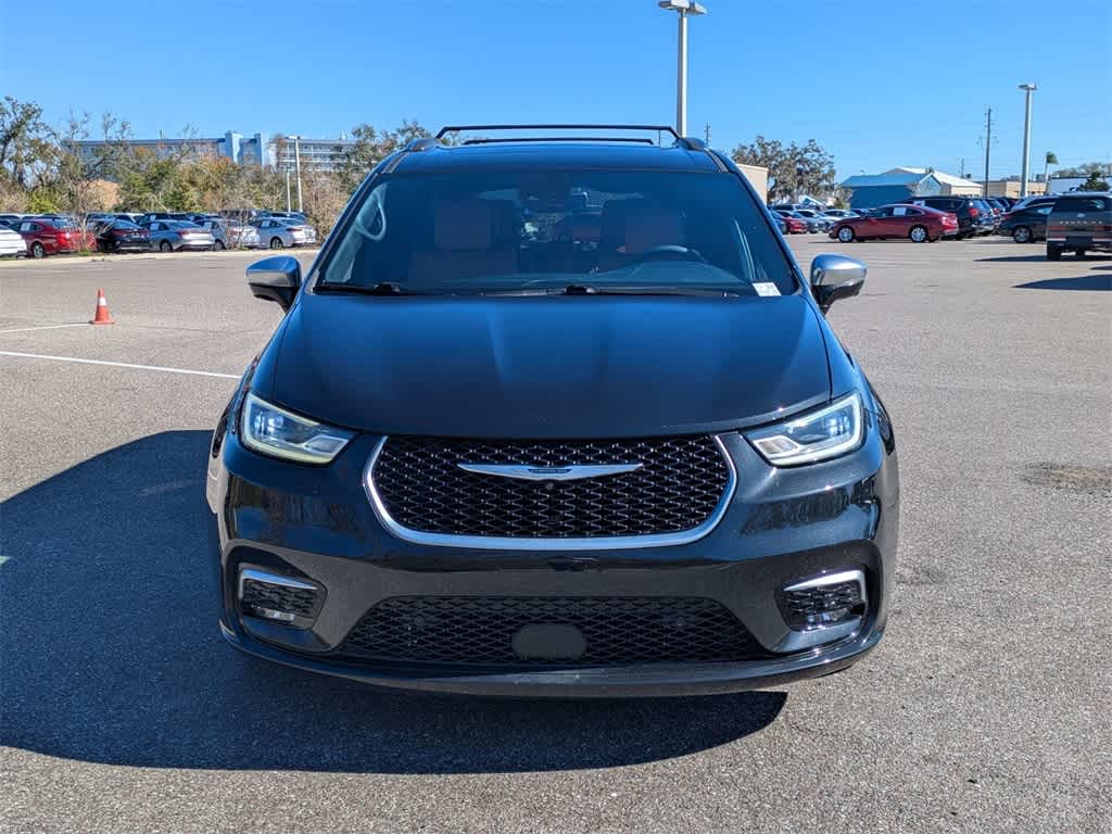 Thumbnail: 2022 Chrysler Pacifica - 8