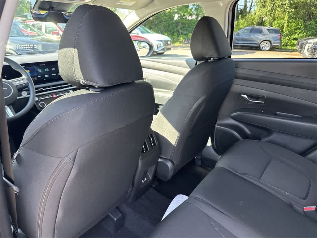 2025 Hyundai Tucson SEL 17