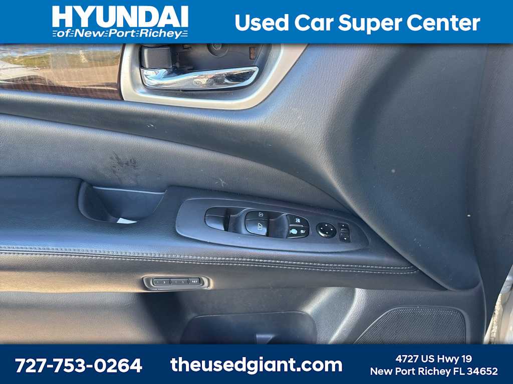 Thumbnail: 2013 Nissan Pathfinder - 9