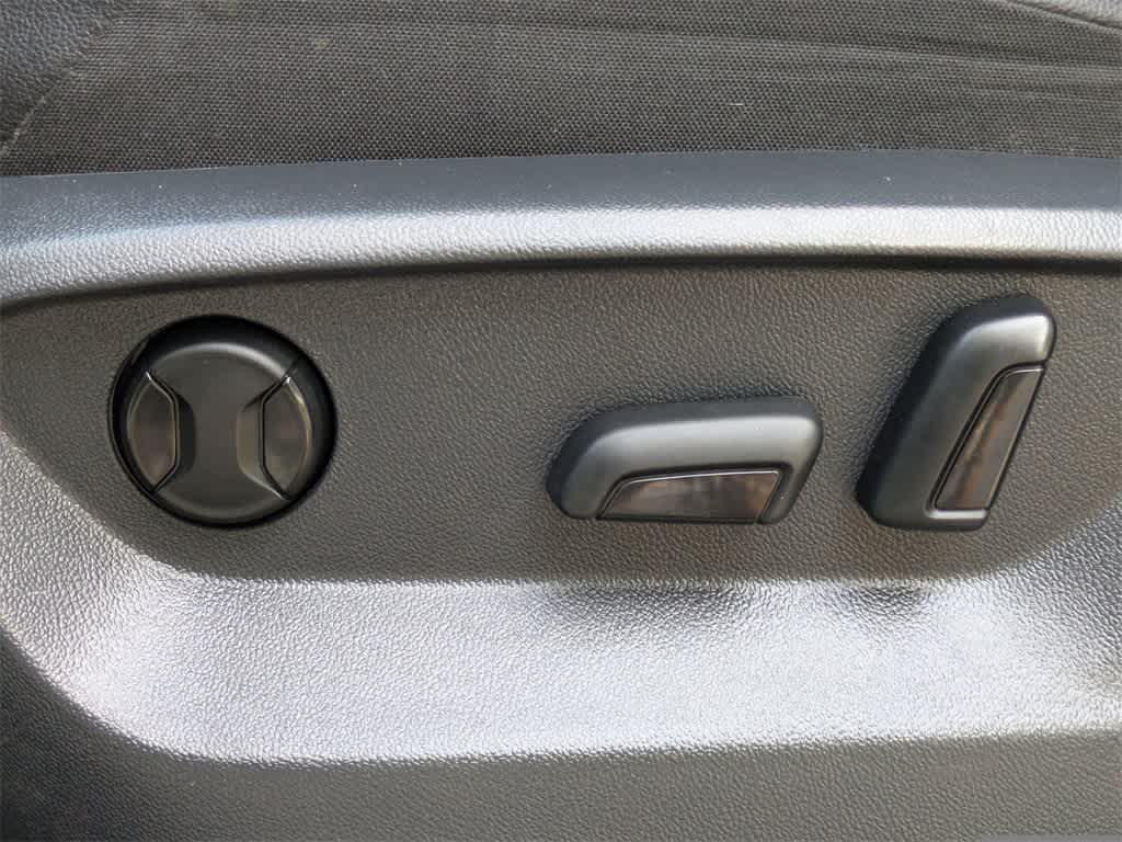 Thumbnail: 2021 Volkswagen Tiguan - 25