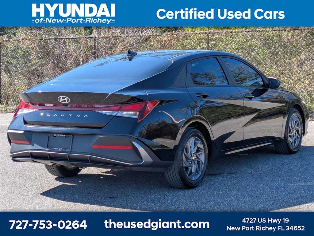 Thumbnail: 2024 Hyundai Elantra - 5