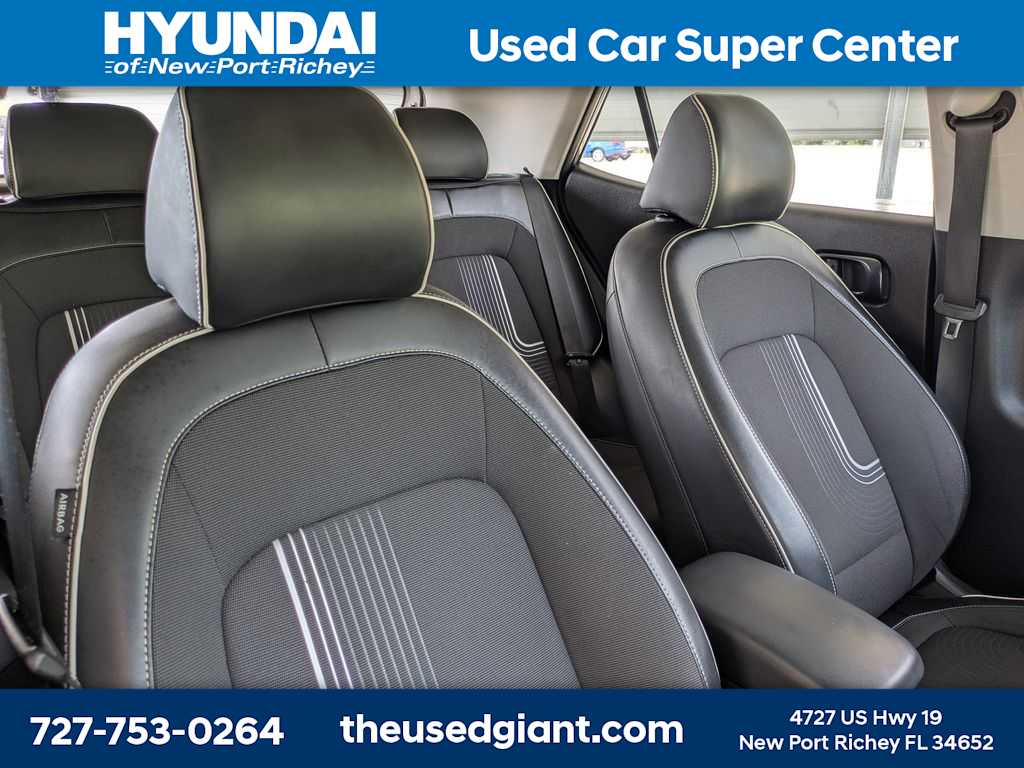 Thumbnail: 2022 Hyundai Venue - 6