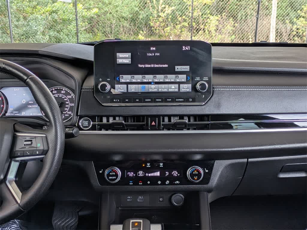 Thumbnail: 2022 Mitsubishi Outlander - 23