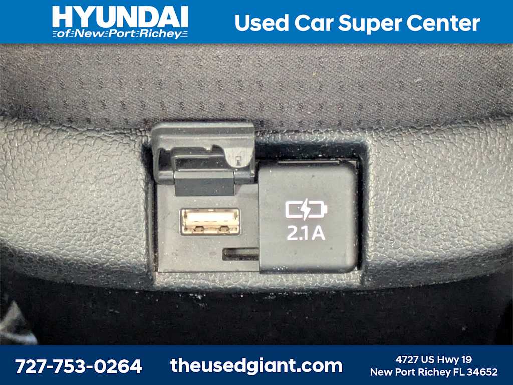 Thumbnail: 2022 Toyota Prius Prime - 17