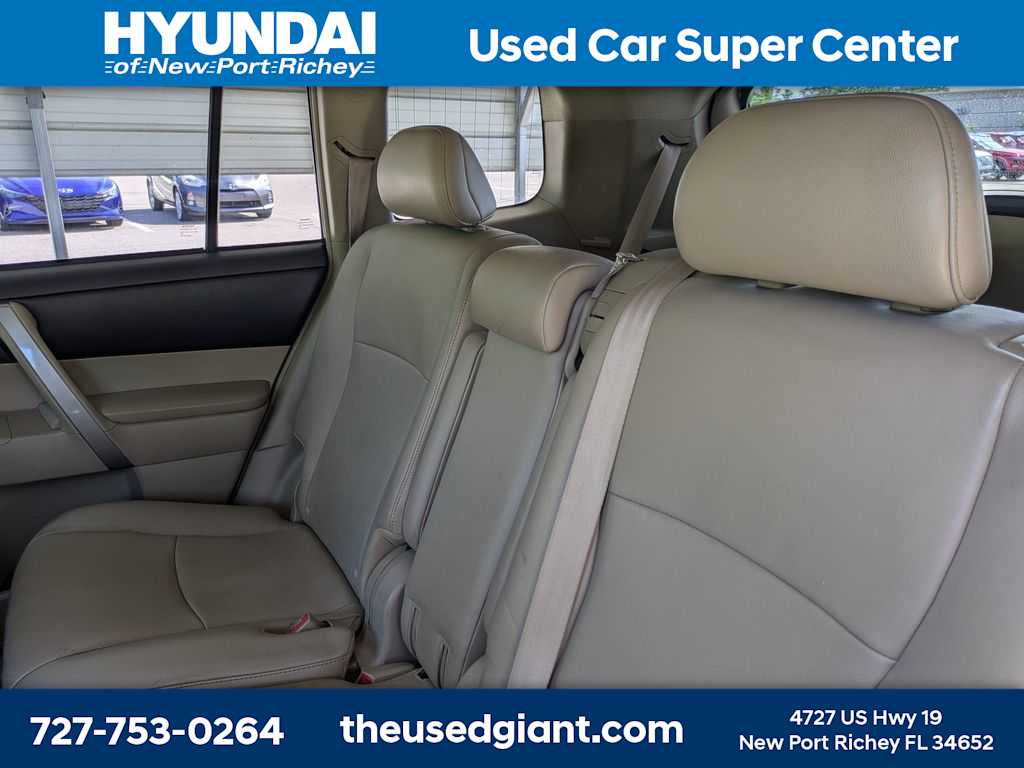 Thumbnail: 2011 Toyota Highlander - 18