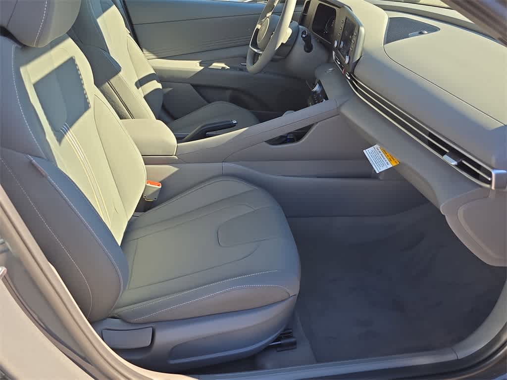 Thumbnail: 2026 Hyundai Elantra - 21