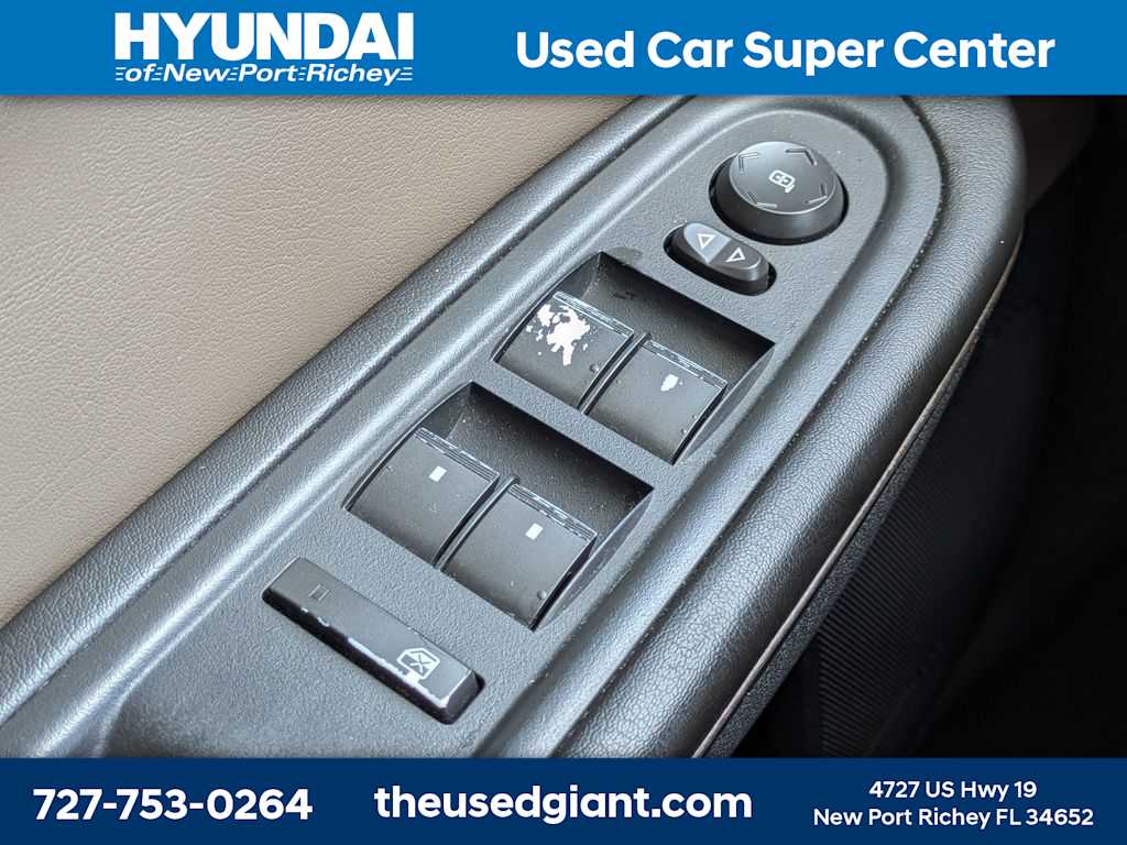 Thumbnail: 2015 GMC Acadia - 37