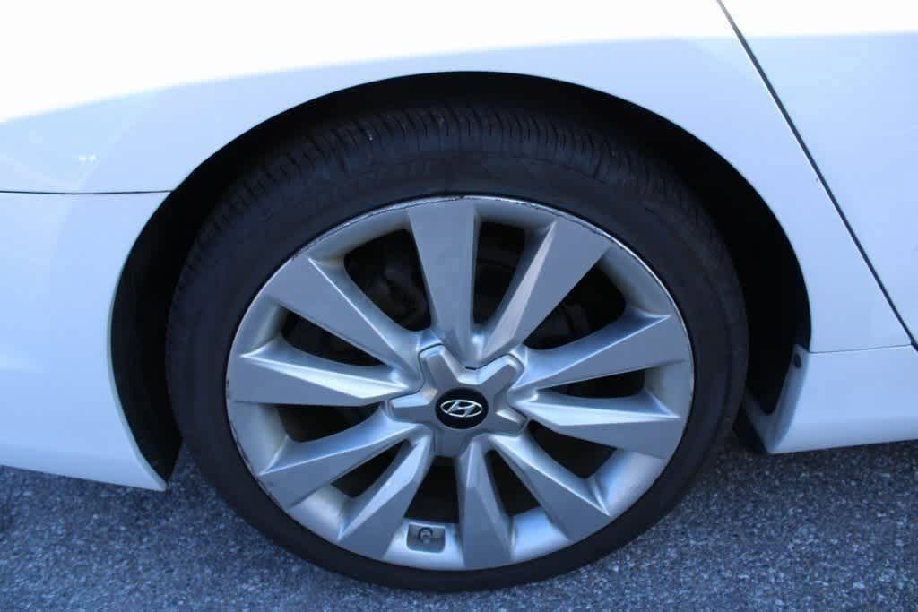 Thumbnail: 2016 Hyundai Azera - 6