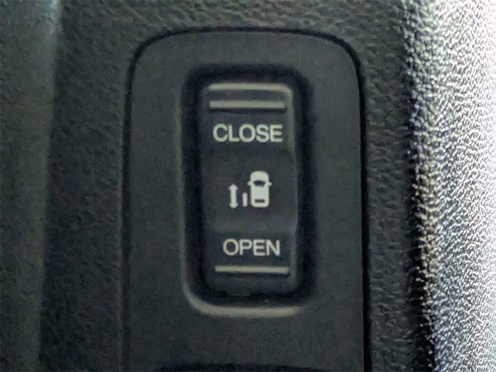 Thumbnail: 2019 Honda Odyssey - 18