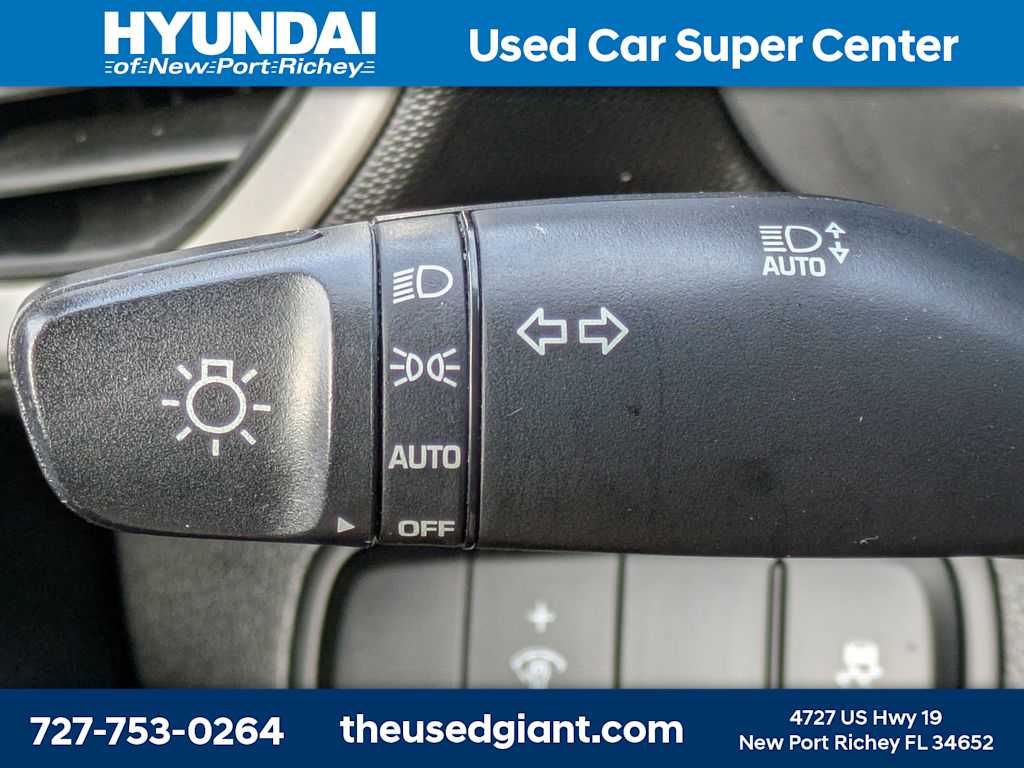 Thumbnail: 2023 Hyundai Venue - 27