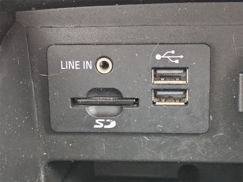 Thumbnail: 2015 Ford Explorer - 31