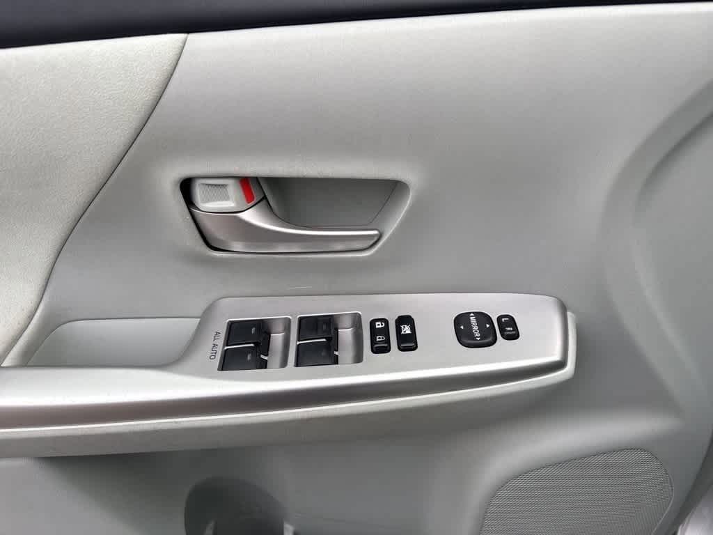 Thumbnail: 2013 Toyota Prius v - 11