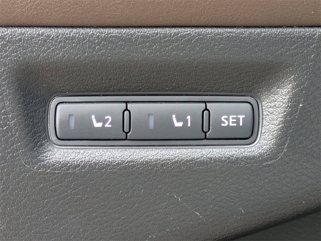 Thumbnail: 2016 Nissan Murano - 24