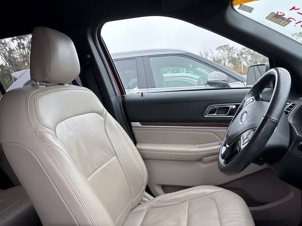 Thumbnail: 2019 Ford Explorer - 8