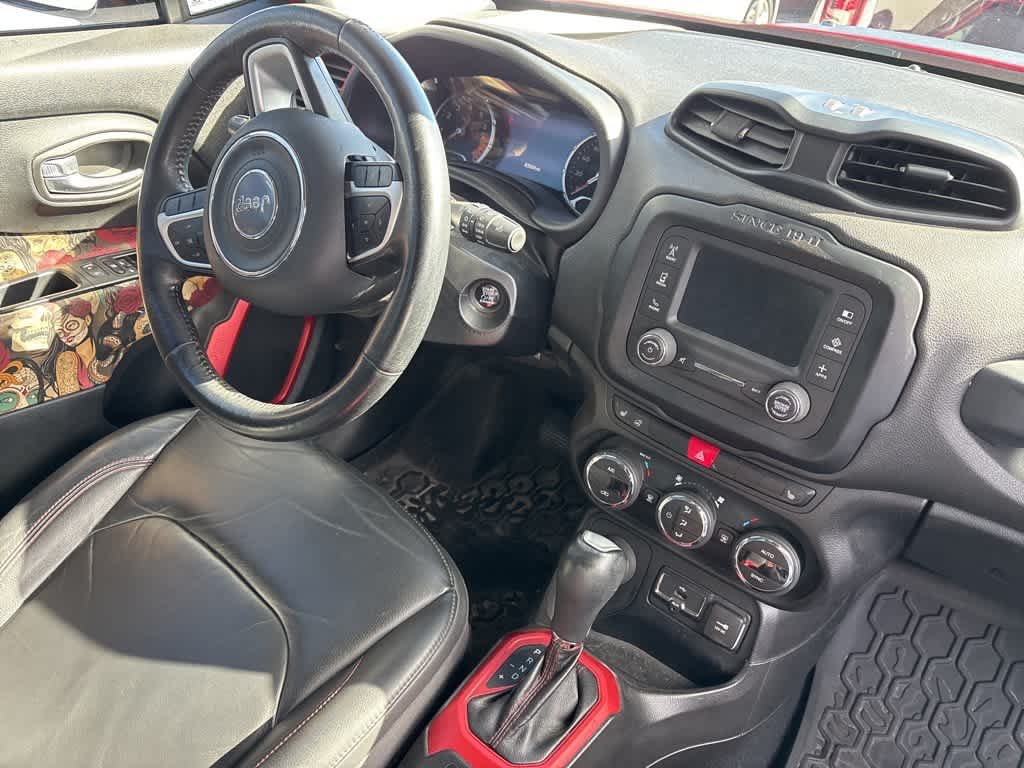 Thumbnail: 2016 Jeep Renegade - 7