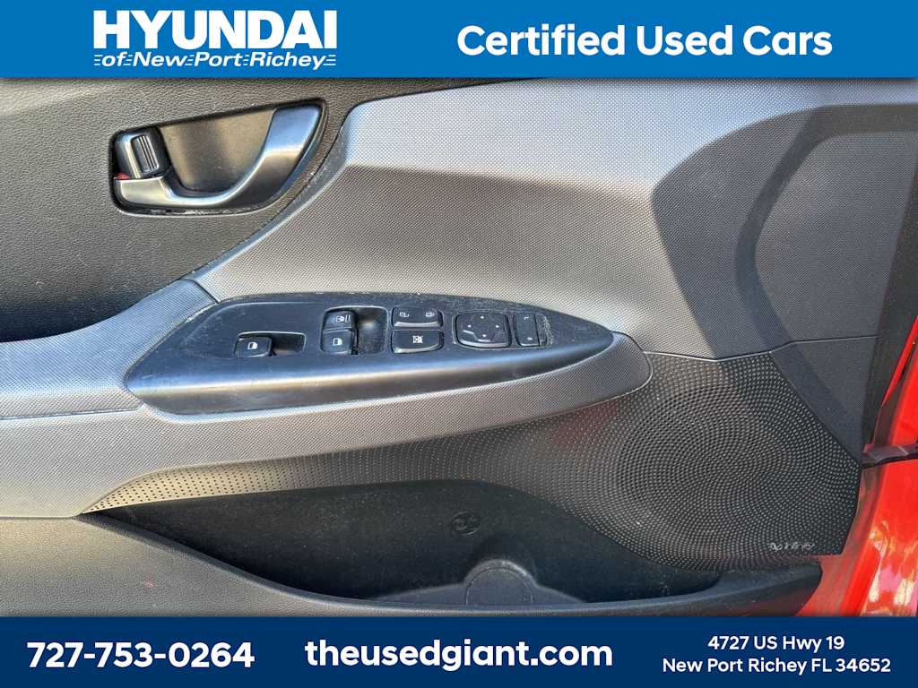 Thumbnail: 2020 Hyundai Veloster - 11