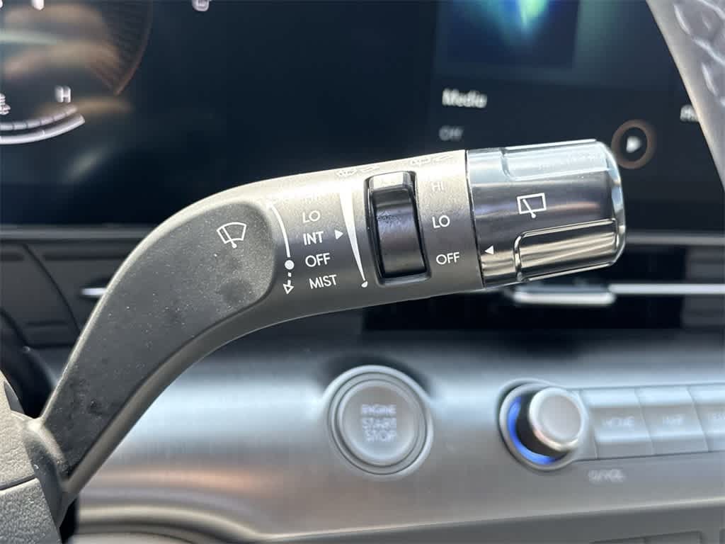 2025 Hyundai Kona SEL 24