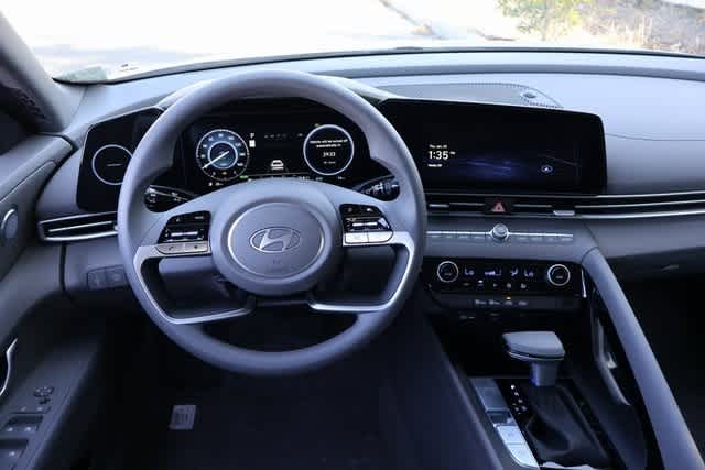 Thumbnail: 2024 Hyundai Elantra - 10