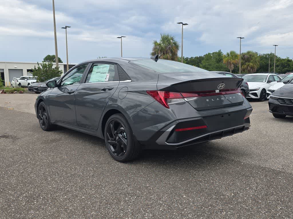 Thumbnail: 2026 Hyundai Elantra - 4