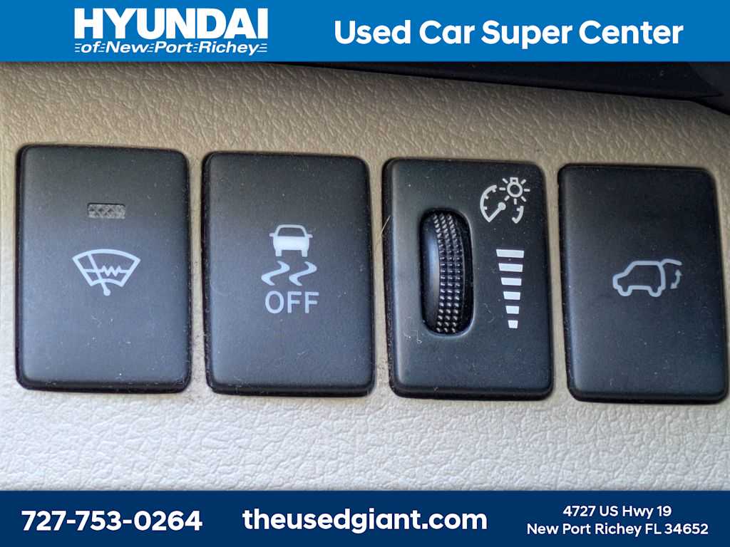 Thumbnail: 2011 Toyota Highlander - 33