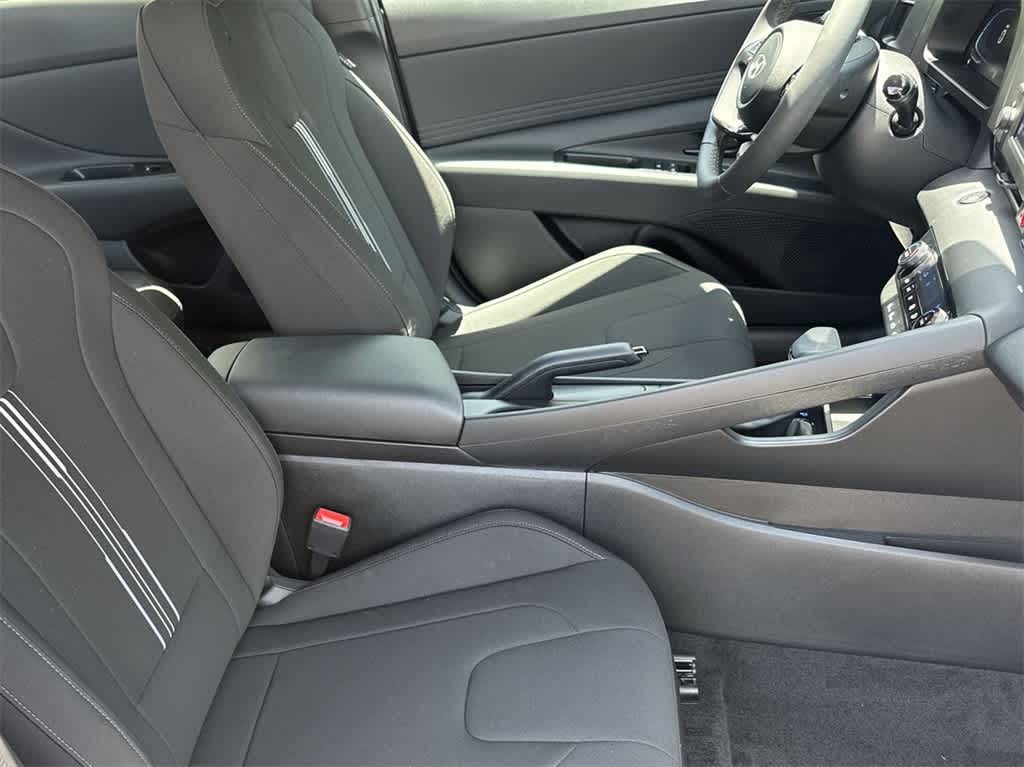 Thumbnail: 2025 Hyundai Elantra - 19
