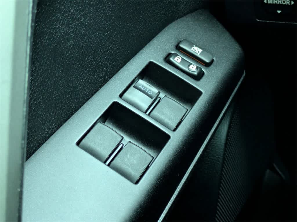 Thumbnail: 2018 Toyota RAV4 - 24