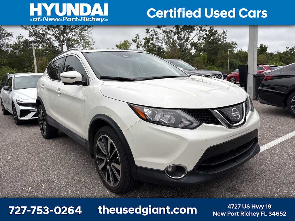 Thumbnail: 2018 Nissan Rogue Sport - 4