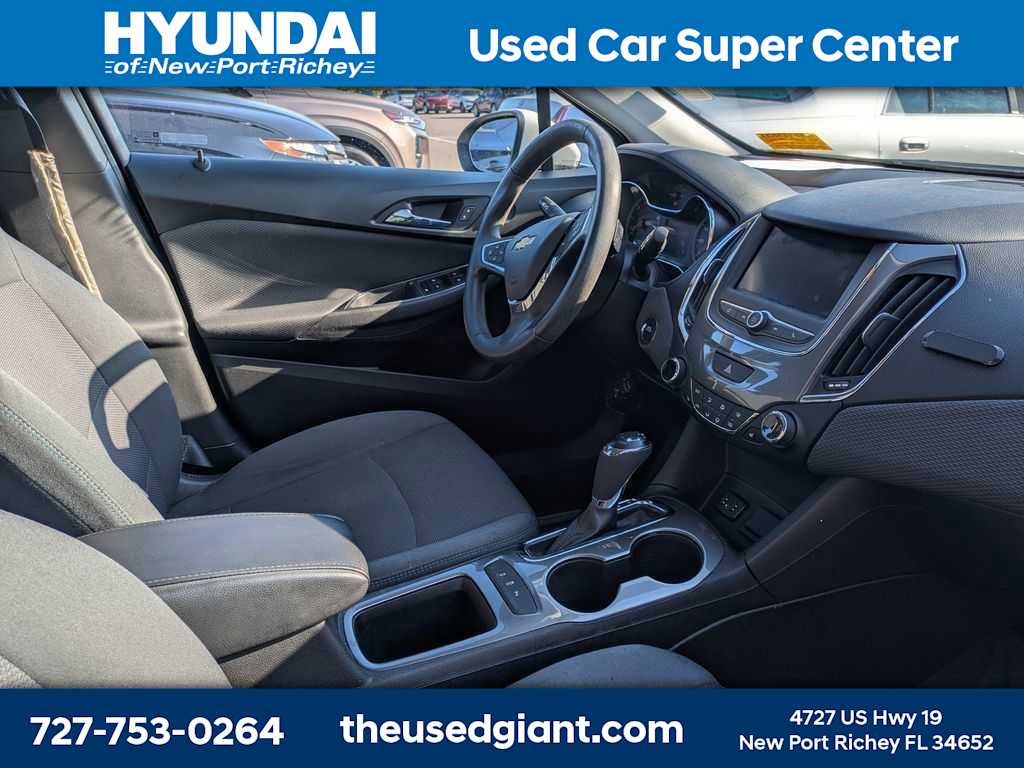 Thumbnail: 2019 Chevrolet Cruze - 7