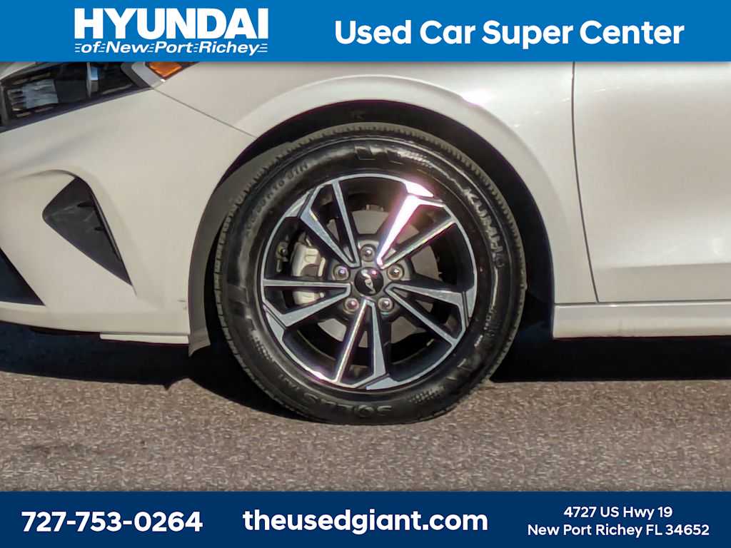 Thumbnail: 2024 Kia Forte - 10