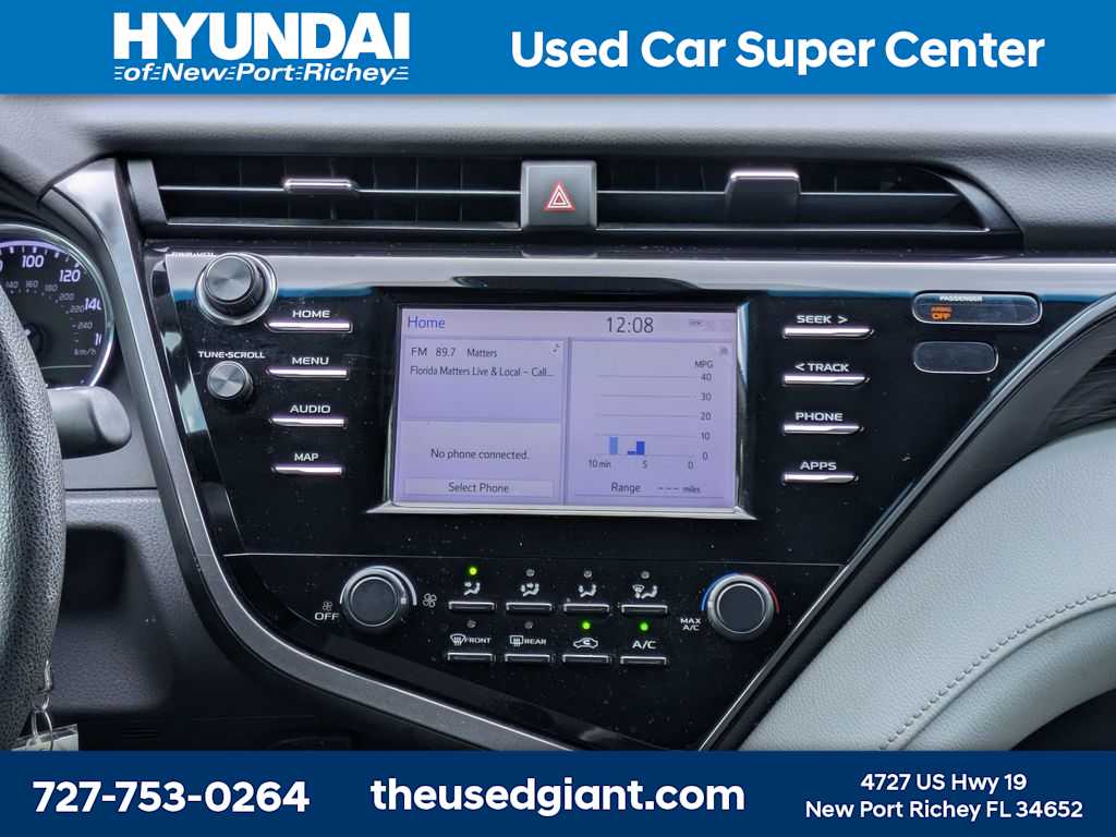 Thumbnail: 2019 Toyota Camry - 18