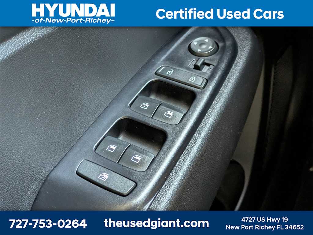 Thumbnail: 2023 Hyundai Venue - 26