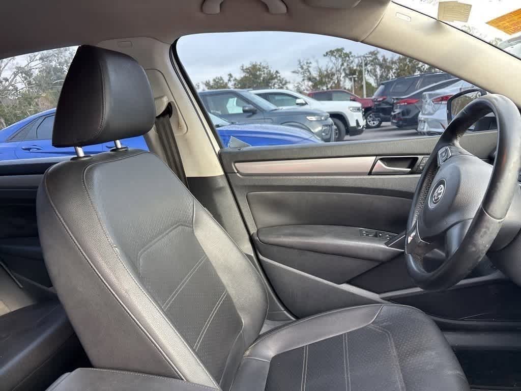 Thumbnail: 2015 Volkswagen Passat - 9