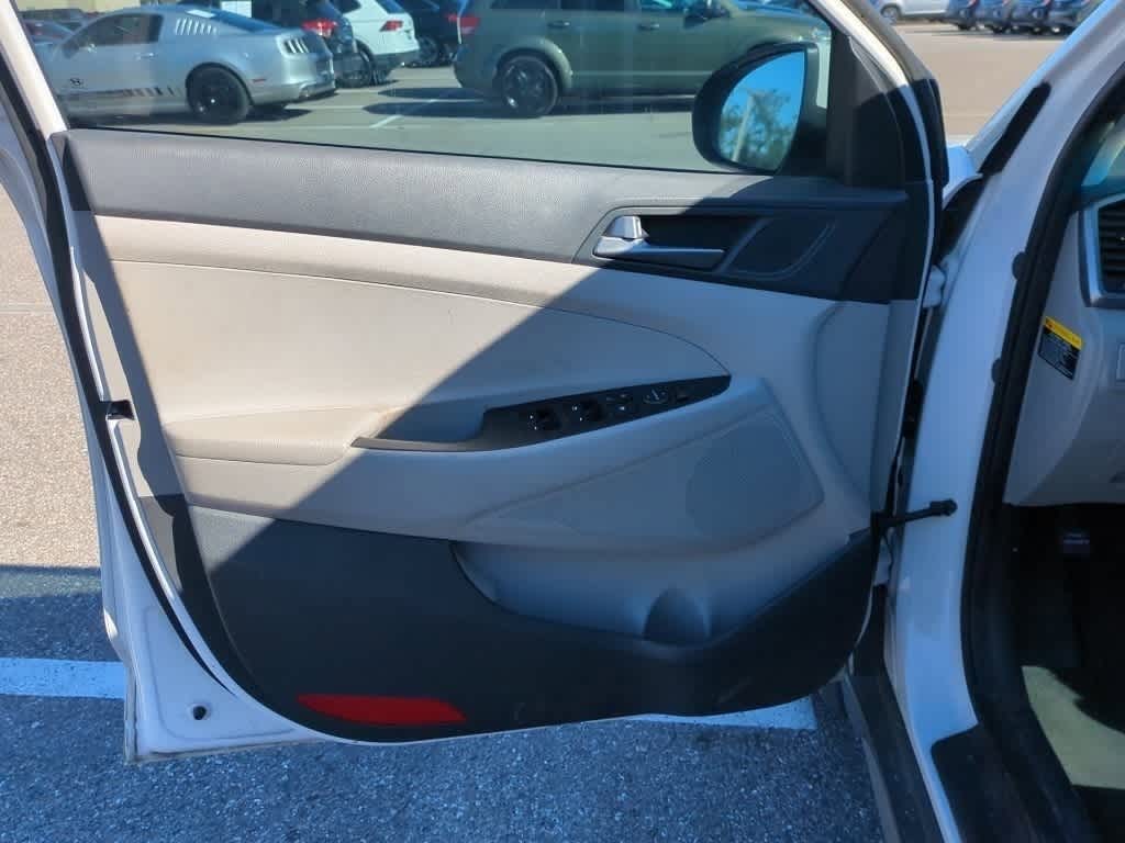 Thumbnail: 2017 Hyundai Tucson - 10