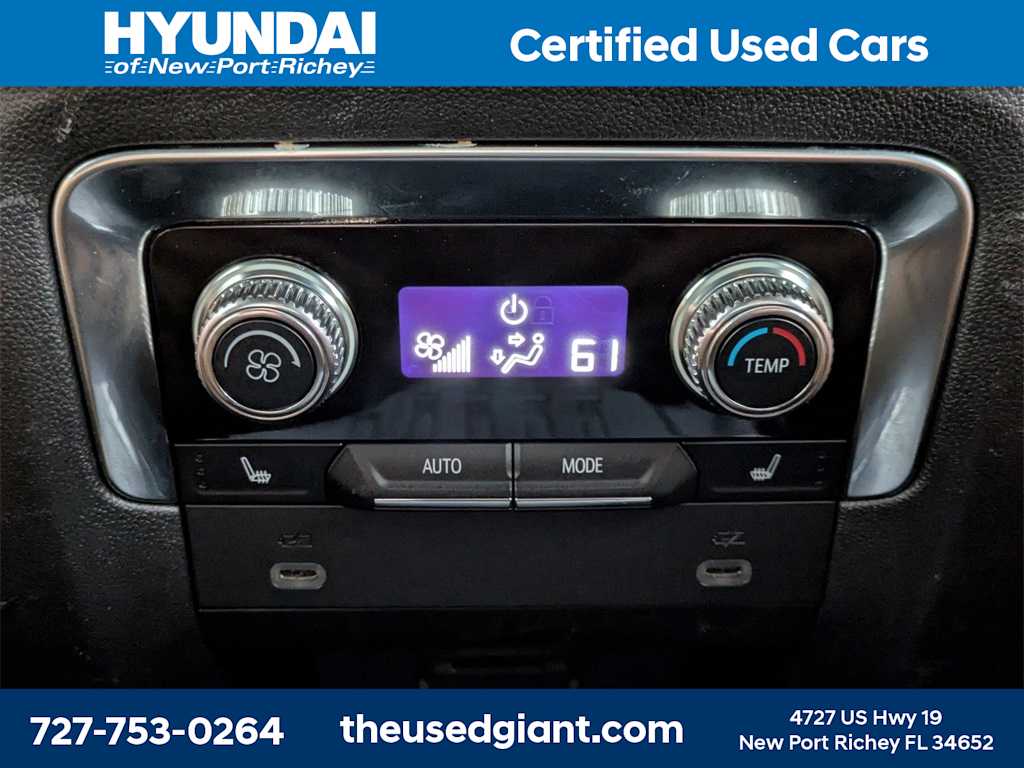 Thumbnail: 2021 GMC Yukon XL - 21